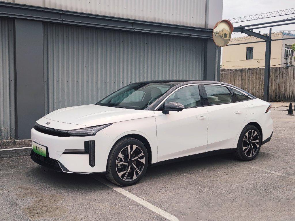 长安汽车获得实用新型专利授权：“内饰板结构及汽车”