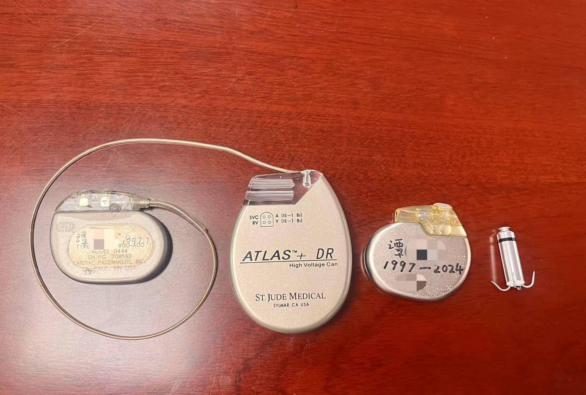 新型心脏起搏器比米粒还小 可微创植入体内
