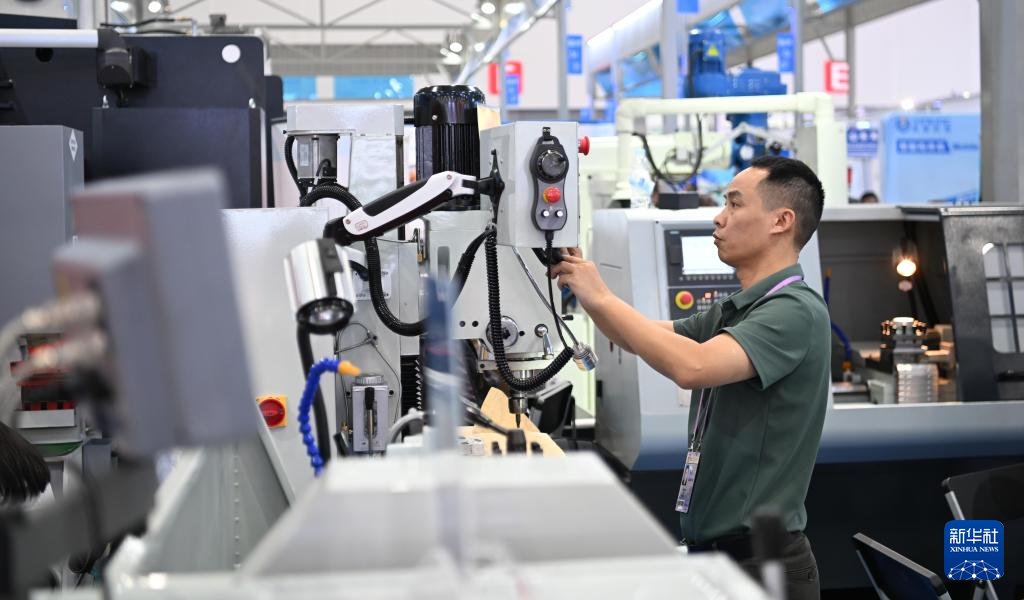 新华全媒+丨探馆广交会：机器人未来能做什么？