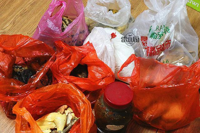 腾讯携手多家银行启动“家乡好礼”计划，微信小店送礼物助力特产拓销