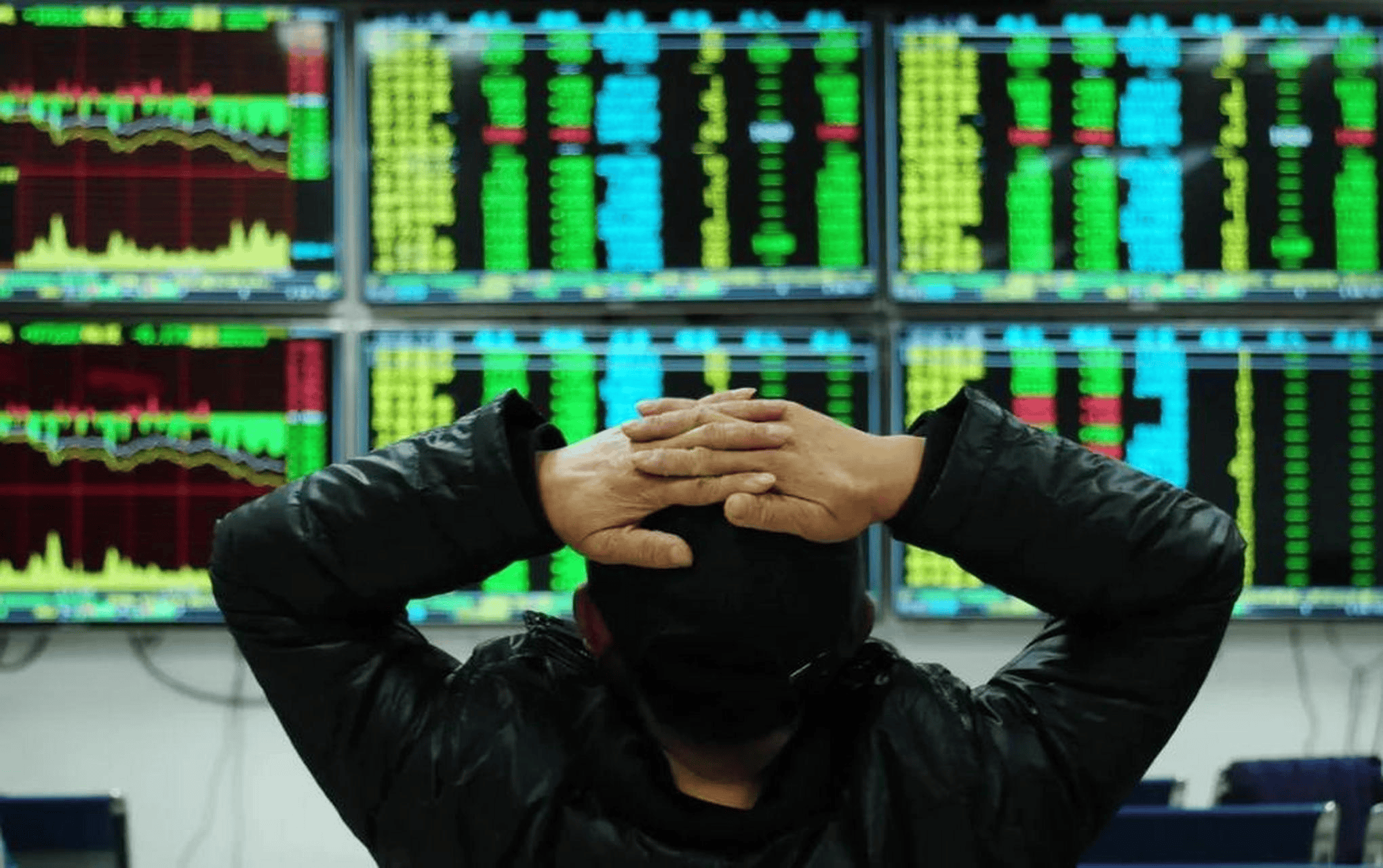 麦迪科技：股价波动受宏观经济环境、行业政策、市场情绪等多种因素影响