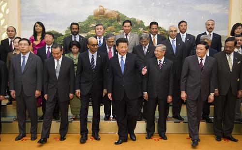 习近平会见国际工商界代表