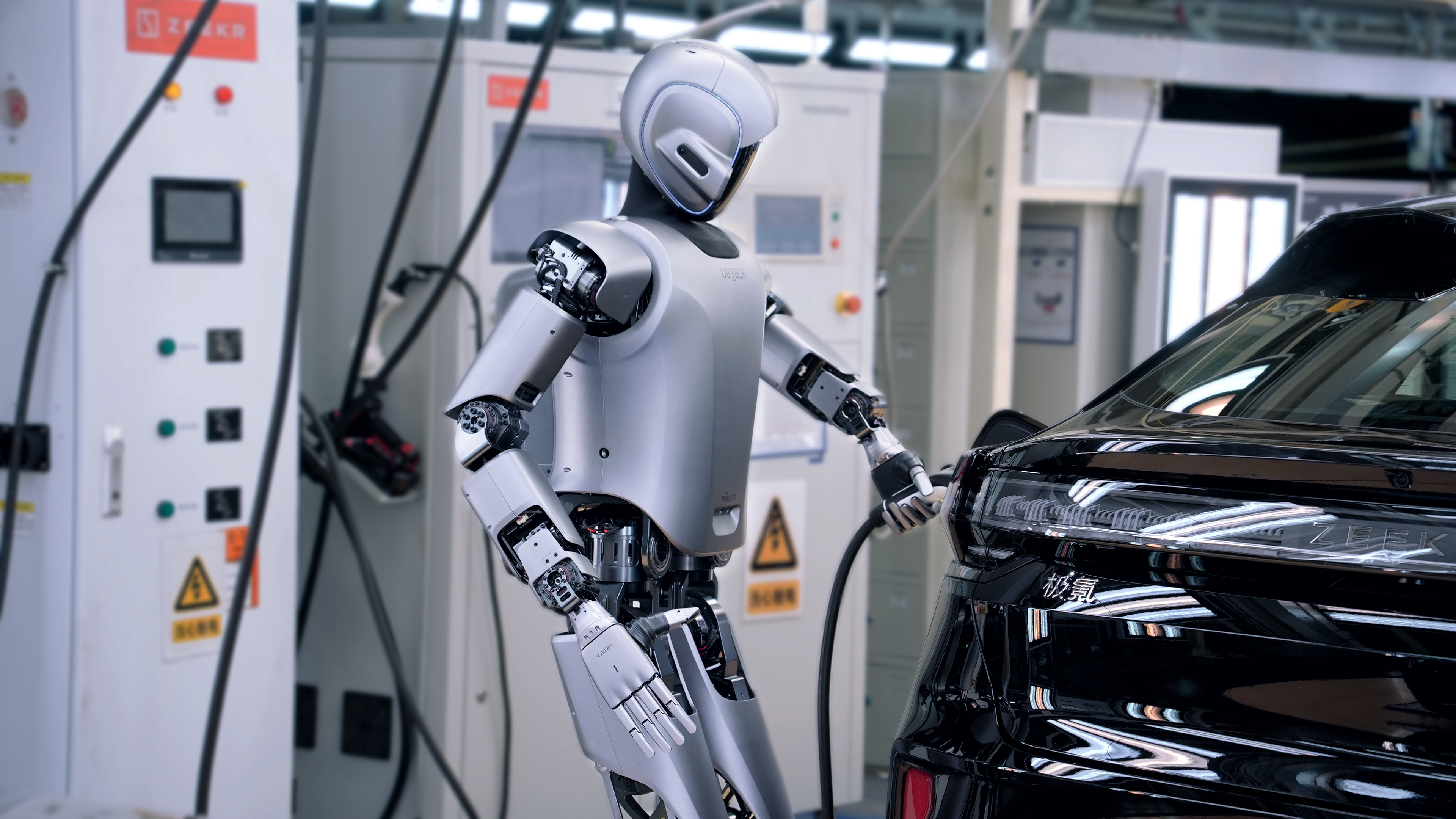 加快人形机器人从舞台走向工厂