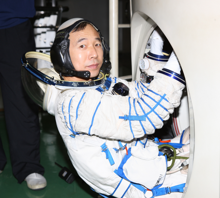 我在现场·光影流年丨见证中国人的飞天梦圆