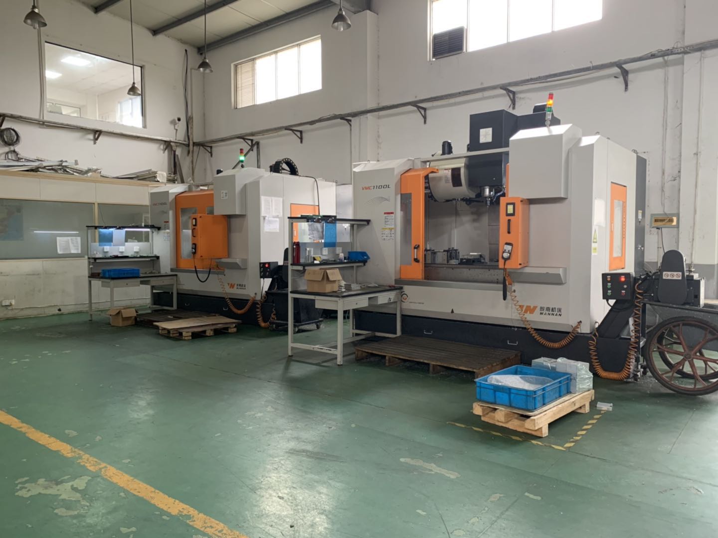 亚太股份：公司正在研究滚珠丝杠和无刷电机等相关技术目前尚未量产