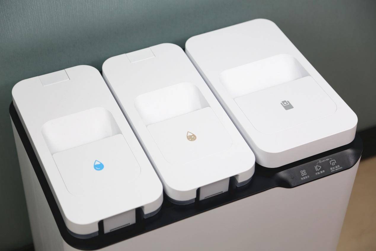 萤石网络：萤石桌面机器人RK3已接入DeepSeek等第三方大模型