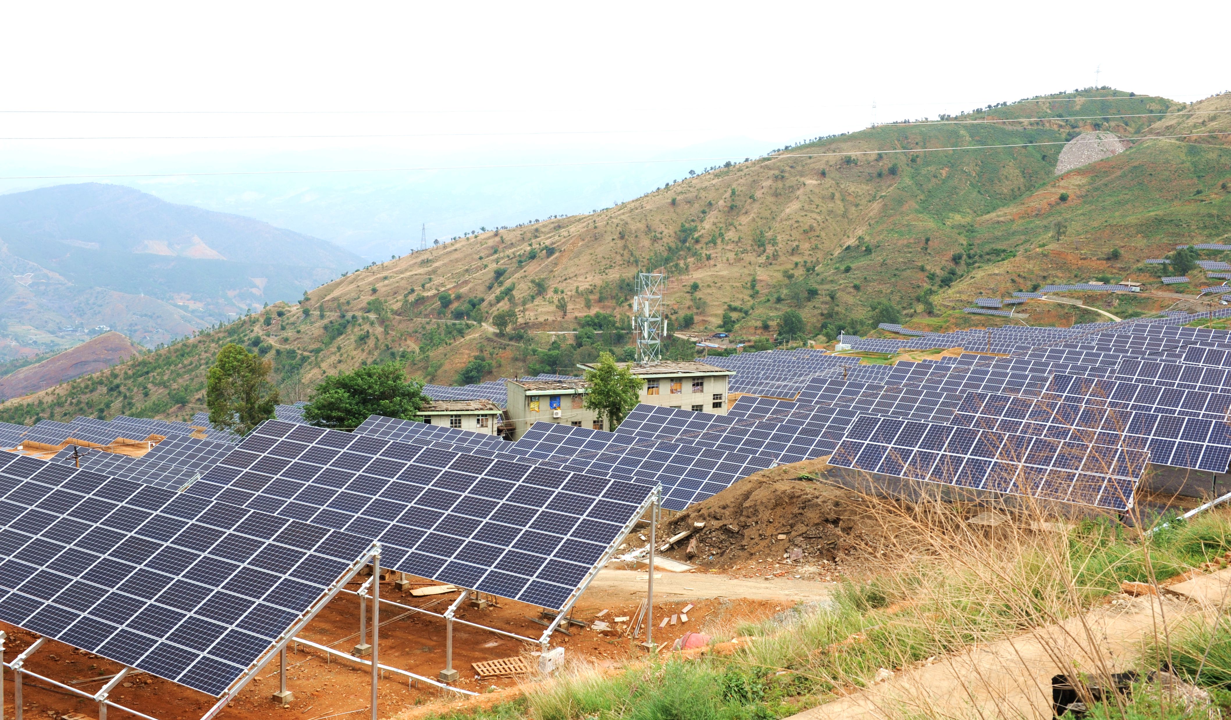 英力股份：截止4月25日公司合计持有38个并网发电的电站项目并网总量为94.66MW