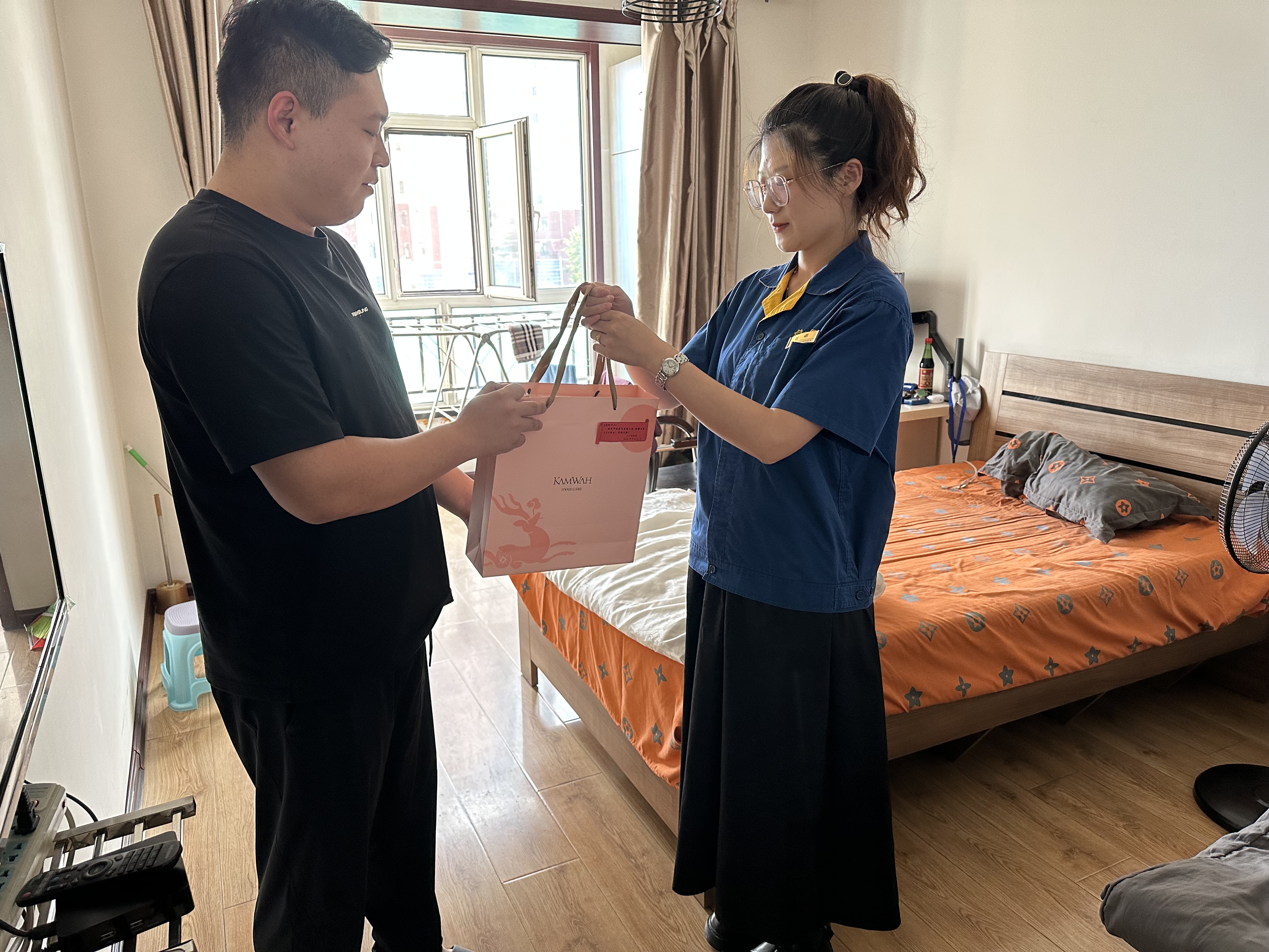 恒丰纸业：公司拟通过发行股份的方式收购四川福华竹浆纸业集团有限公司、张华持有的四川锦丰100%股权