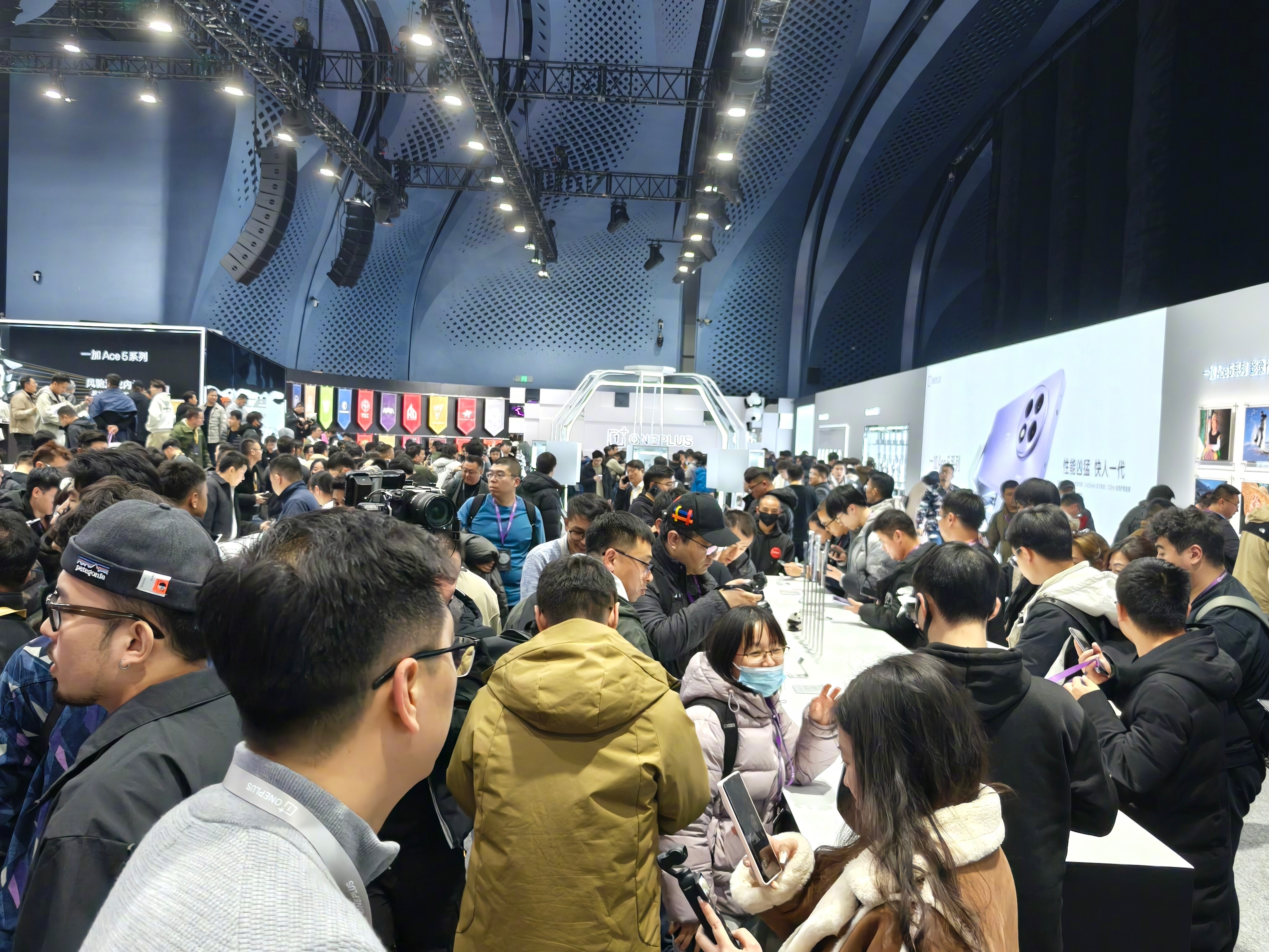 一加Ace 5系列发布：电竞三芯打造旗舰游戏体验新高度