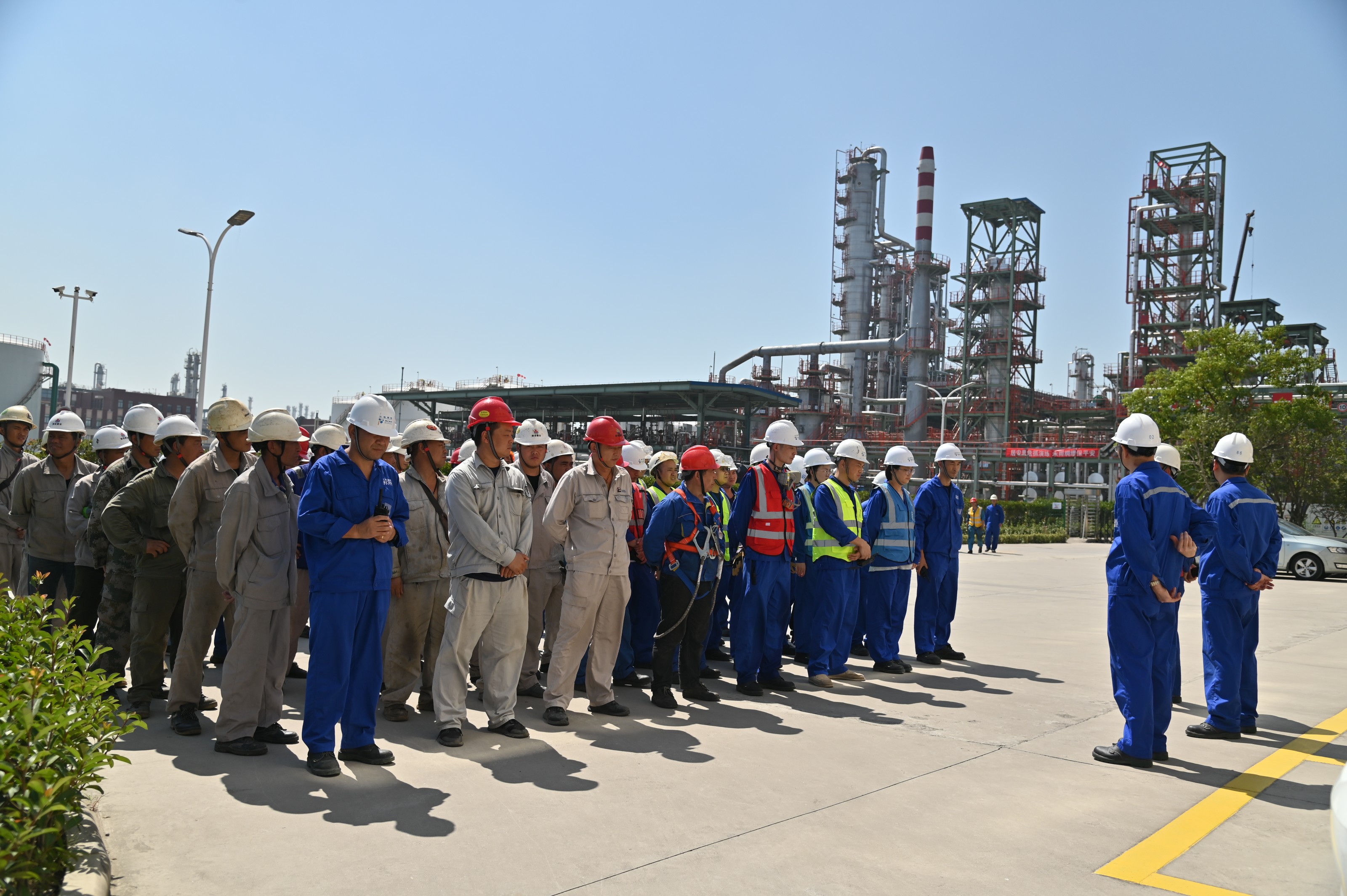 博汇股份：公司已于5月27日召开了董事会，具体详见《关于改选公司部分董事的公告》，内附吴平先生简历