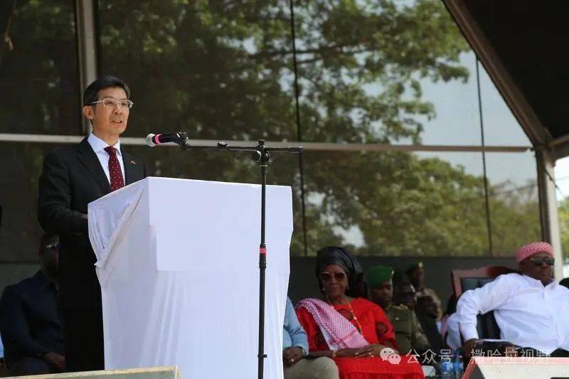 驻几内亚比绍大使杨仁火出席援几比药械交接仪式