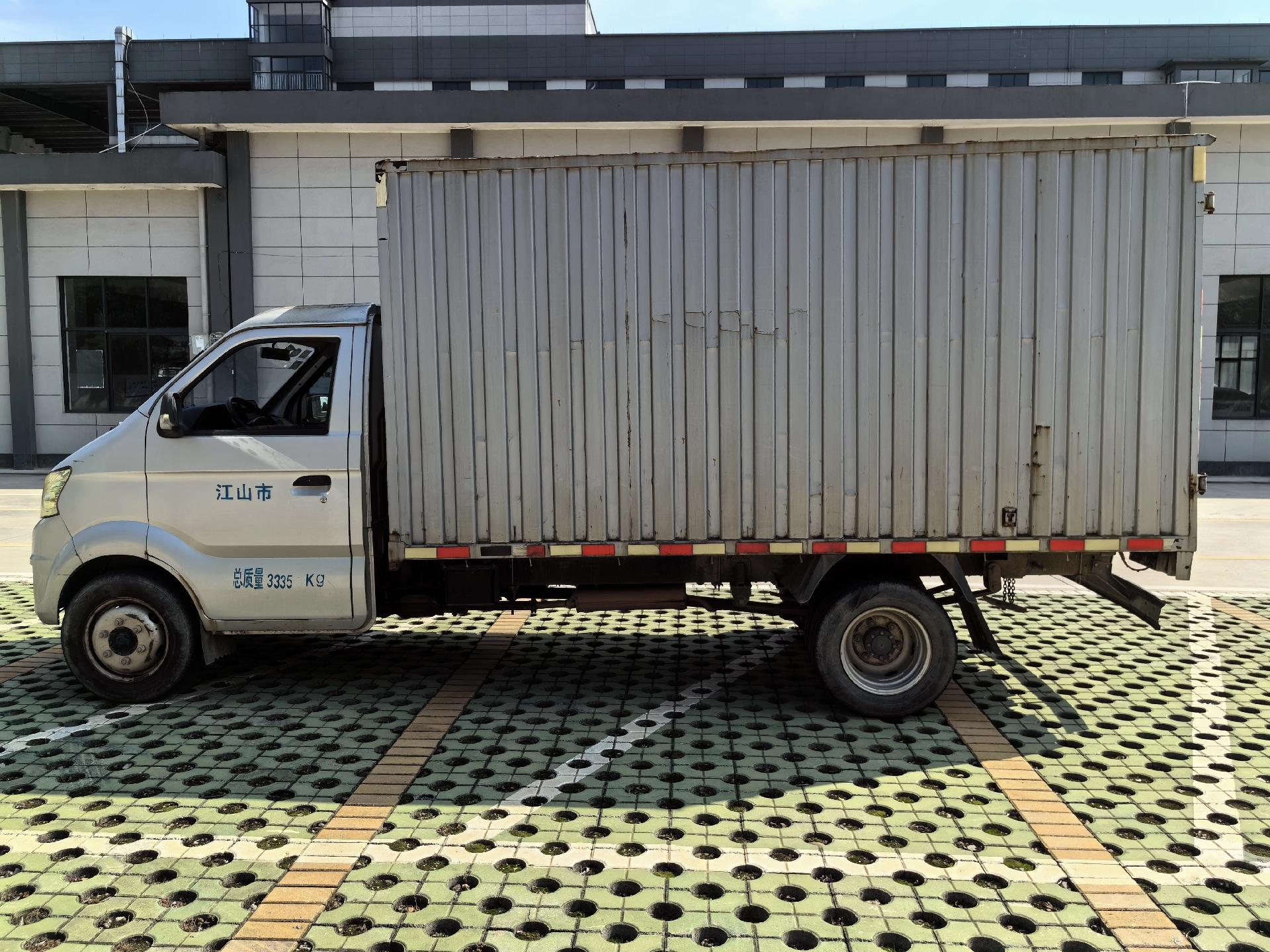 货拉拉多拉首款专属货车上市在即，由长安跨越深度定制