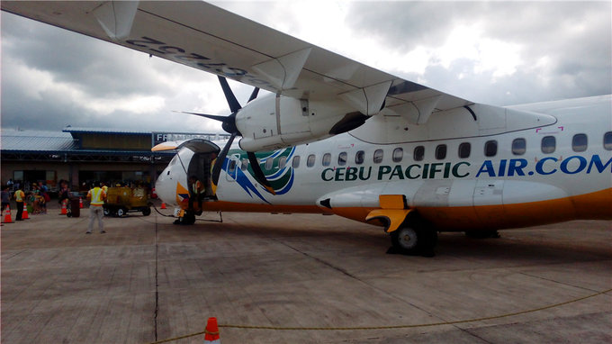 驻宿务总领事张��向宿务工商会介绍中国