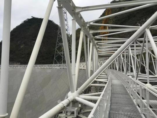 “中国天眼”看清极高速星际云内结构细节