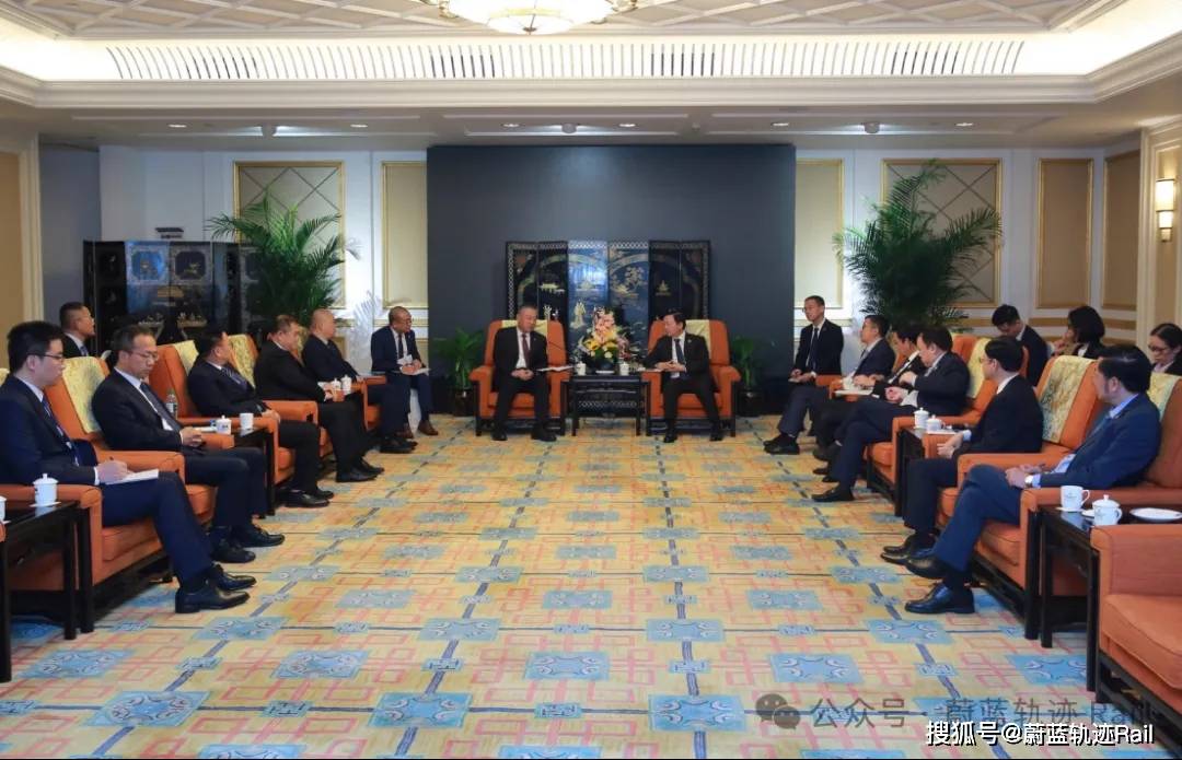 越南总理范明政要求8月19日同步启动老街―河内―海防标准轨铁路和南北高铁项目征地工作