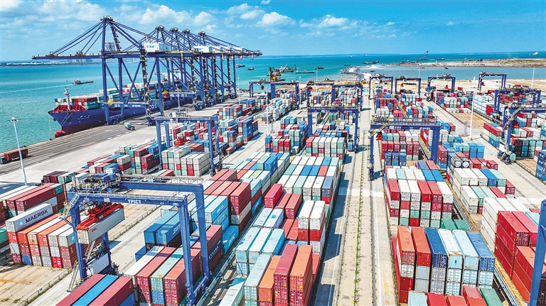 德意志银行助力宝马重返熊猫债市场 成功发行35亿元人民币债券