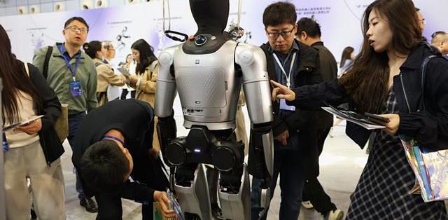 机器人时代正加速到来——2025世界机器人大会举行