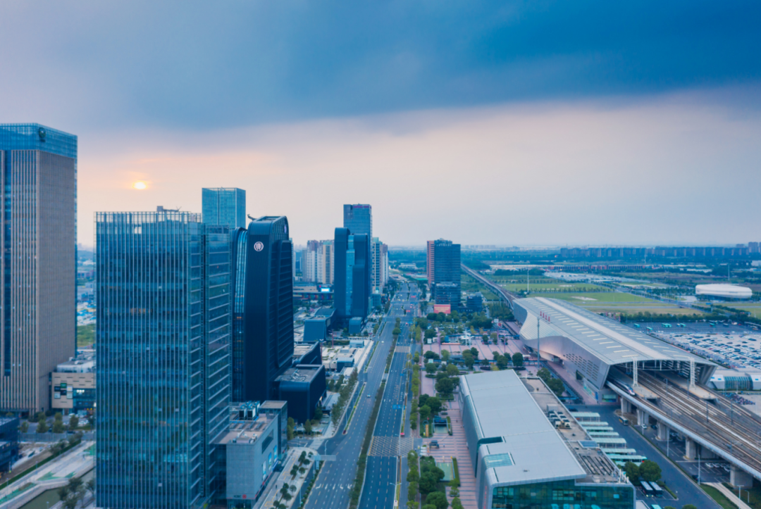 法雷奥与Momenta达成战略合作 共同推动驾驶辅助系统技术迈向新高度