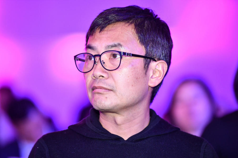 嘉曼服饰：4月9日高管刘�赵龀止煞莺霞�1.12万股