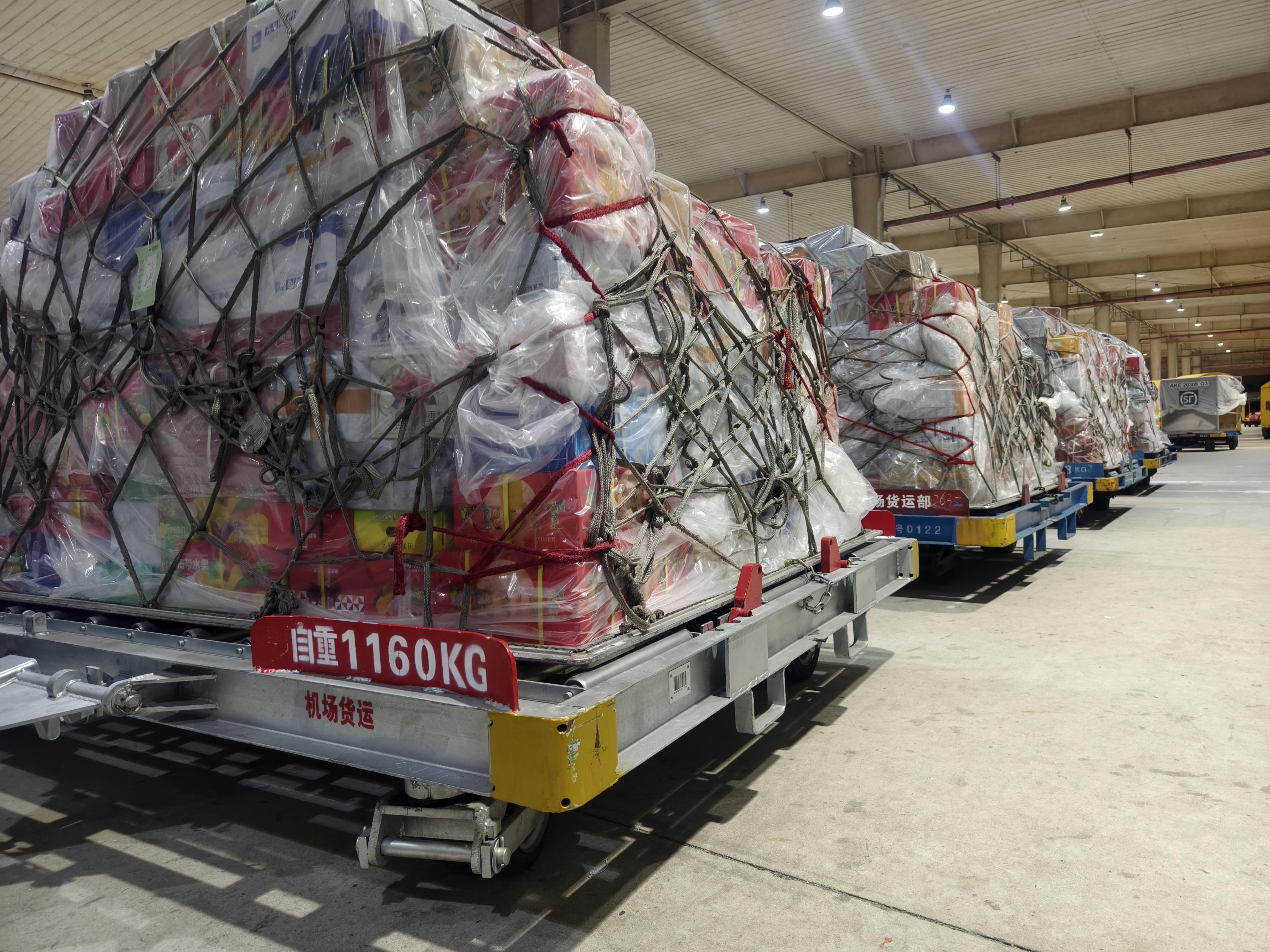 债市早参10月10日|十月开门红！首个交易日股债双牛；5000亿新型政策性金融工具陆续投放