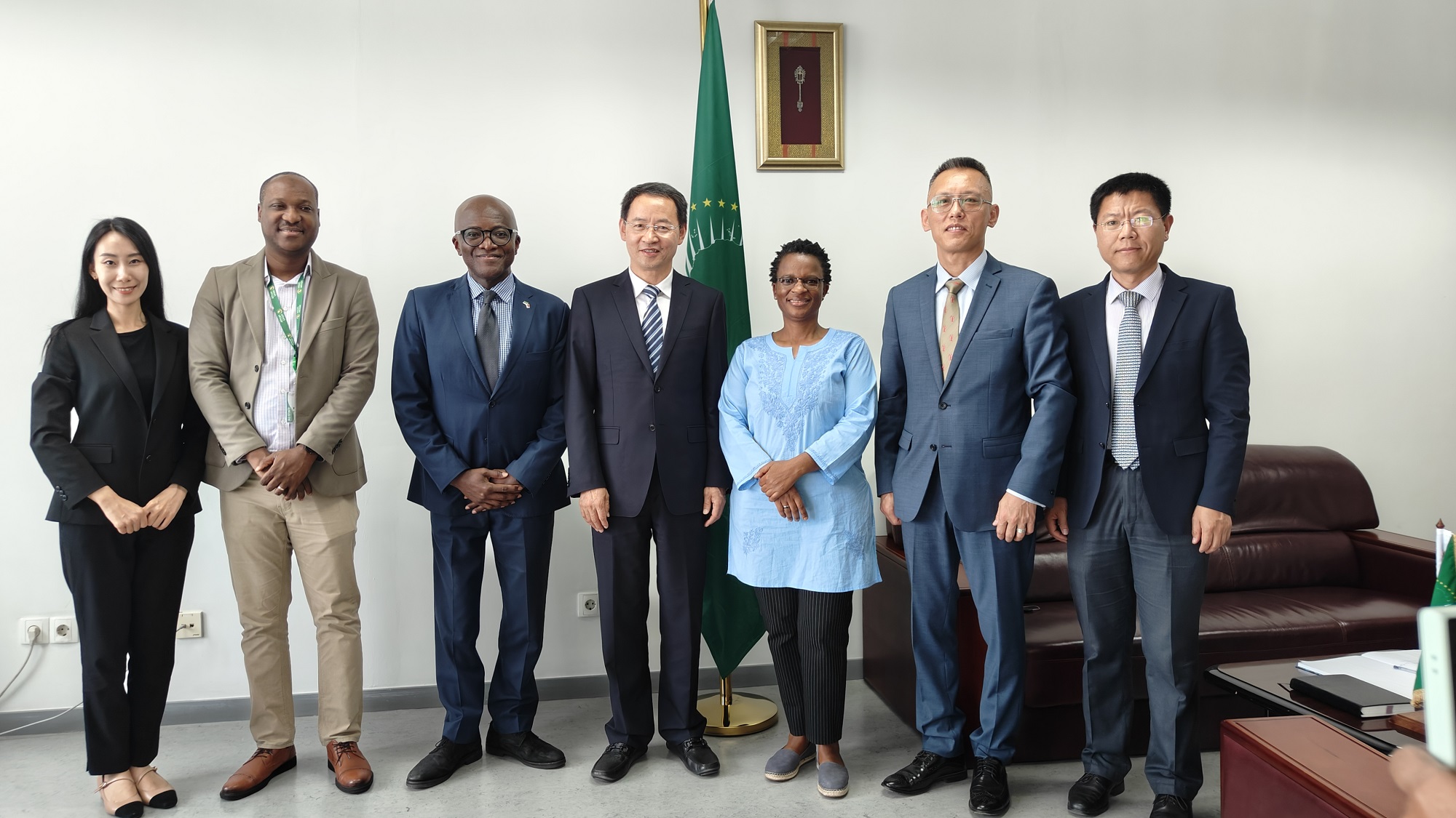 吕瑞浩公参会见中土埃塞公司负责人