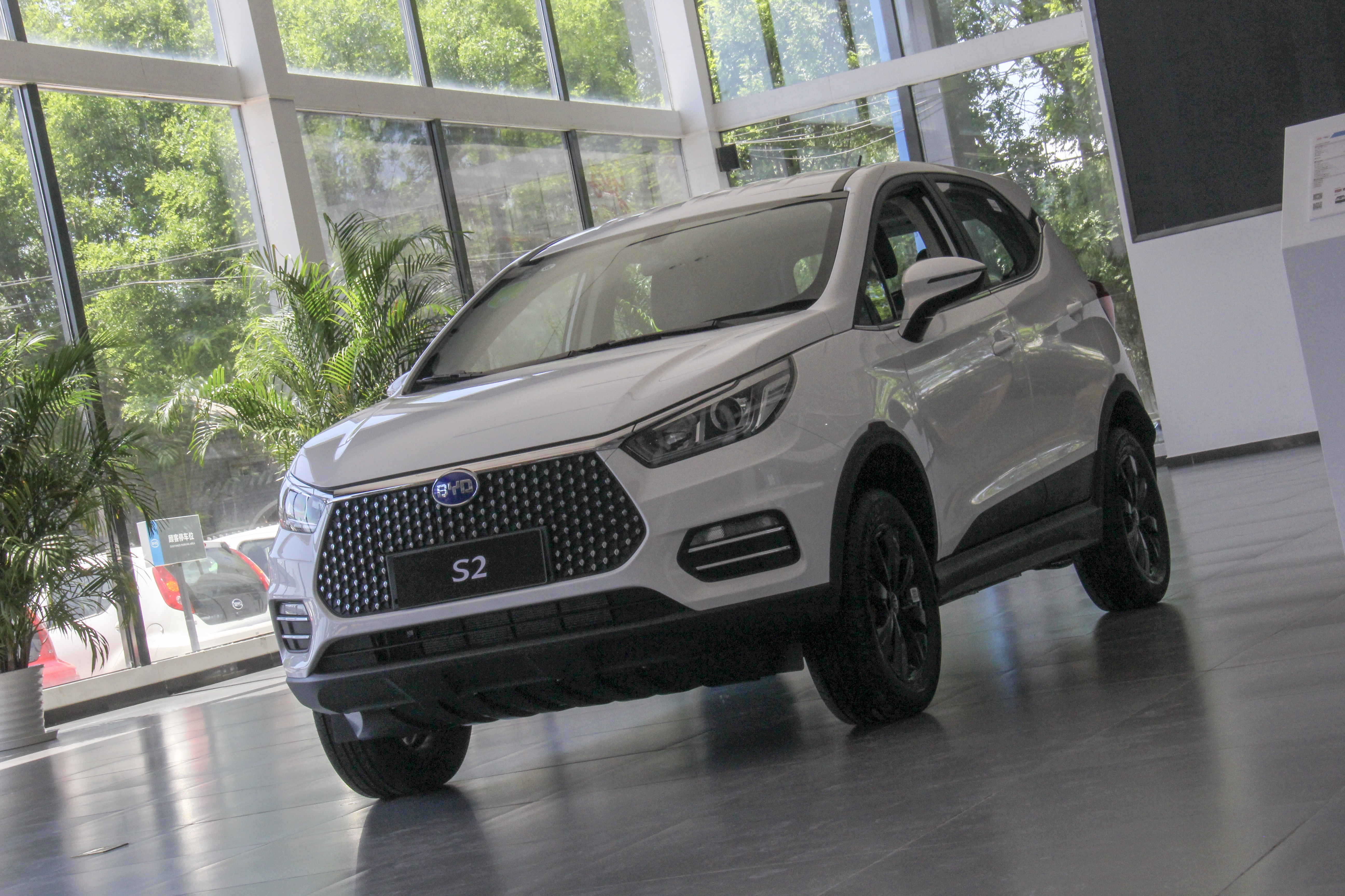 比亚迪获得发明专利授权：“一种凝胶电解质用组合物和电致变色器件及其制备方法”