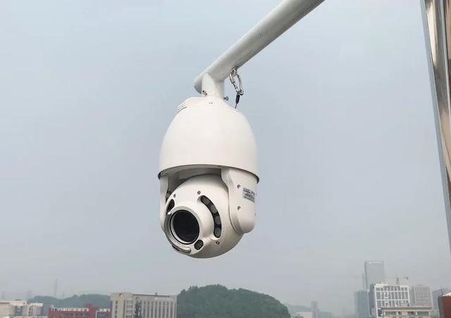 高新兴获得发明专利授权：“一种基于联动低点卡口数据来获取高点车辆AR浮动标签的系统和方法”