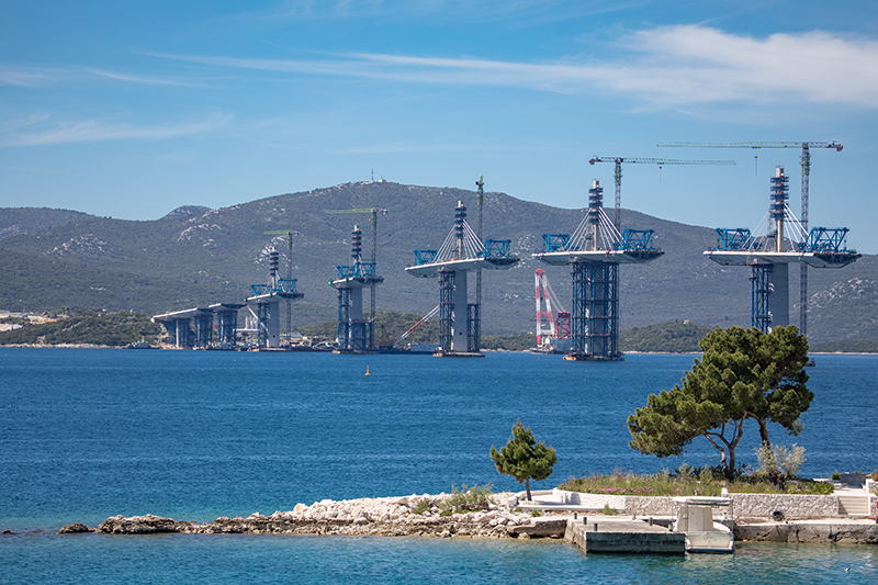 克罗地亚公路公司与中国路桥公司签订高架桥建设合同