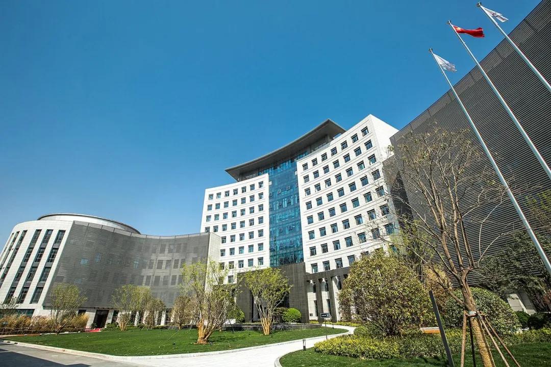 腾越建筑集团被出具警示函，涉未及时披露公司名称变动等