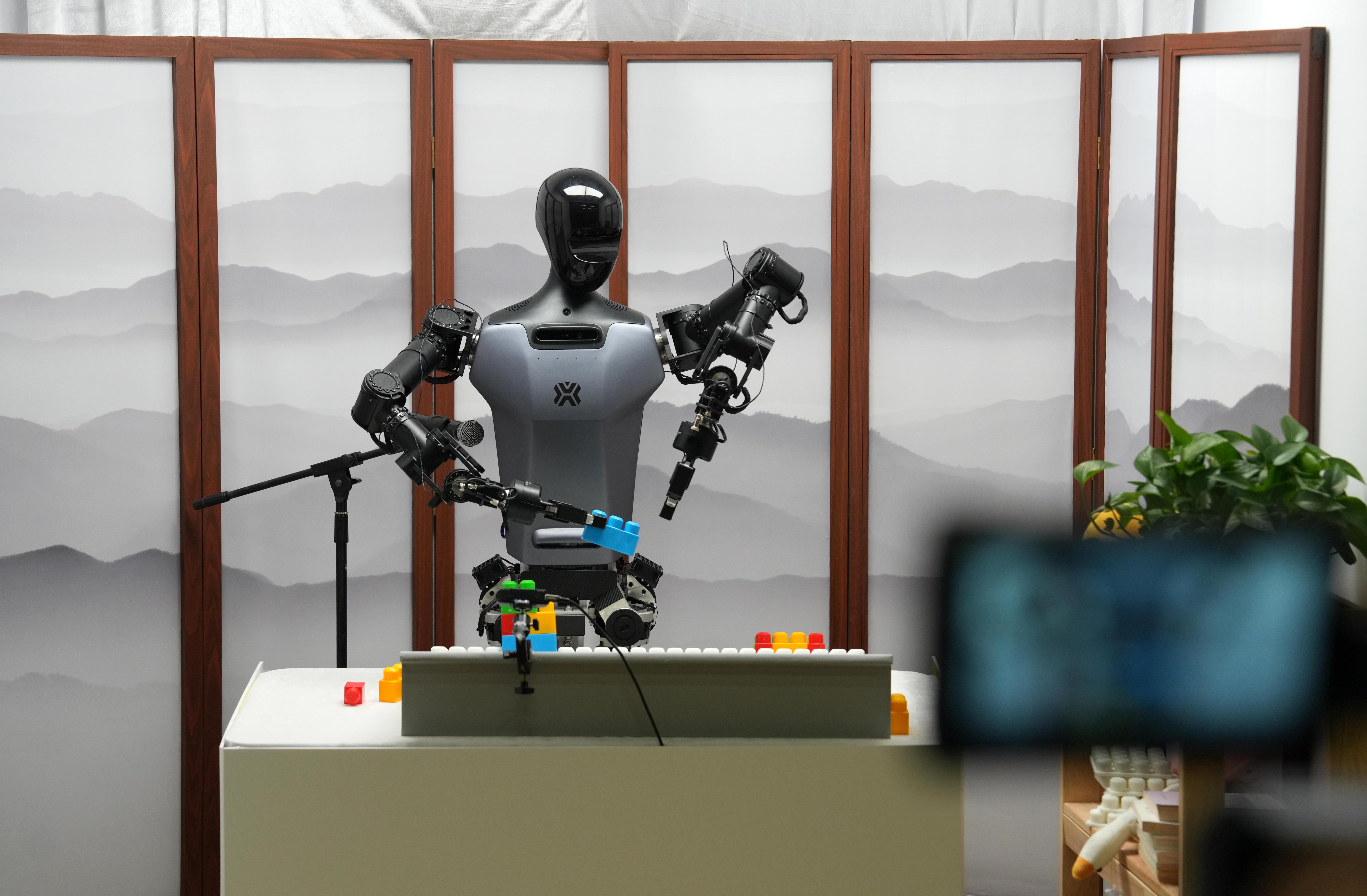 技术向新场景突破 具身智能开启万亿元市场空间