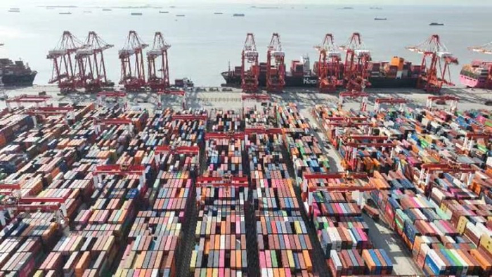 上港集团：12月1日高管宋晓东增持股份合计5.11万股