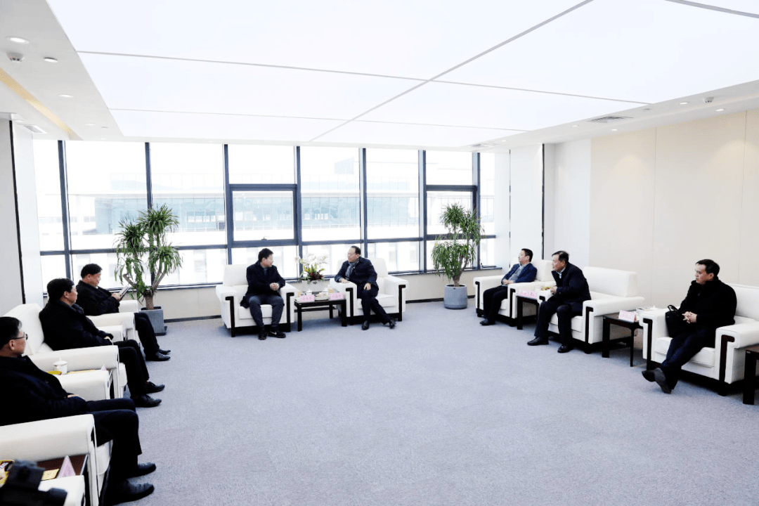 驻非盟使团团长蒋烽大使会见华为埃塞公司总经理刘冀帆