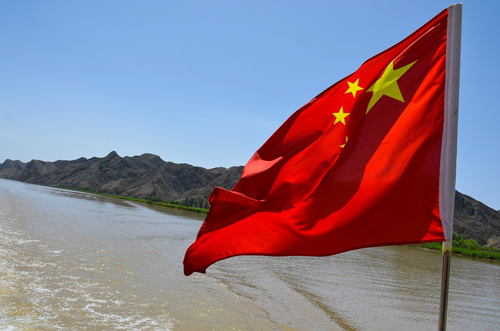 罗 牛 山：公司直接与冬交会主办方签订参展合同