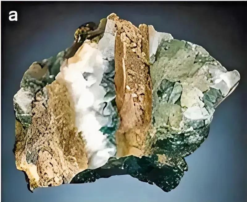 我国发现新矿物 正式命名为金秀矿