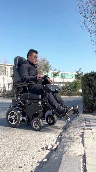 中国脑机接口重大突破：高位截瘫患者实现“意念操控”轮椅与机器狗