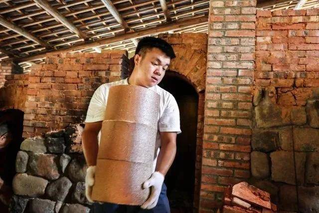 “90后”的他们造了一颗“星”