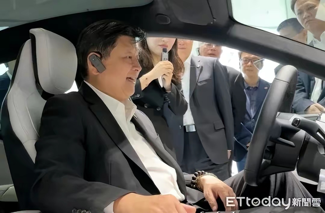 双林股份(300100.SZ)：副总经理陈有甫拟减持不超过12万股