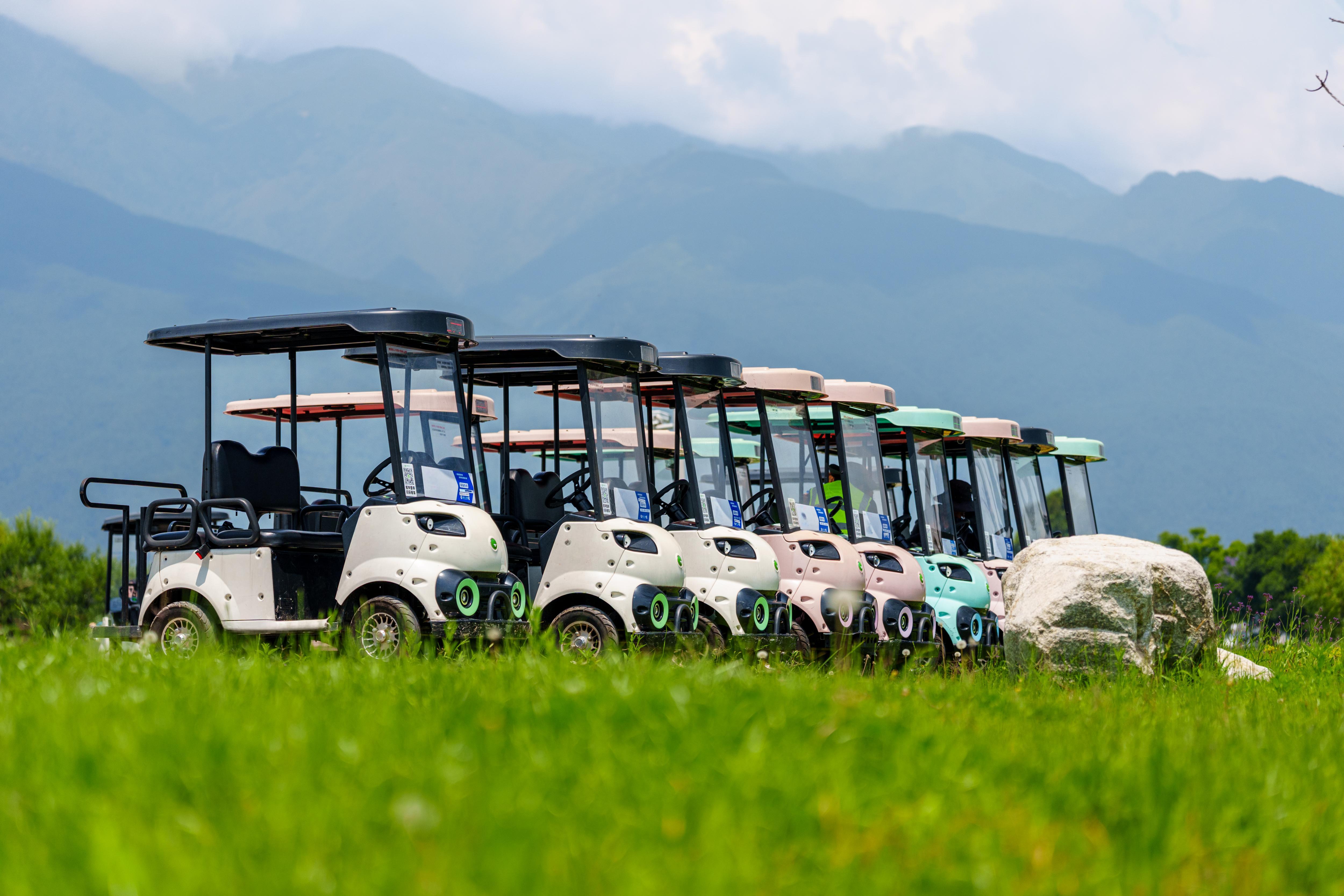 机器人赛道挤满了车圈大佬