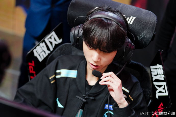 新岁竞逐启新章，傲风G7登上2026 LPL赛场