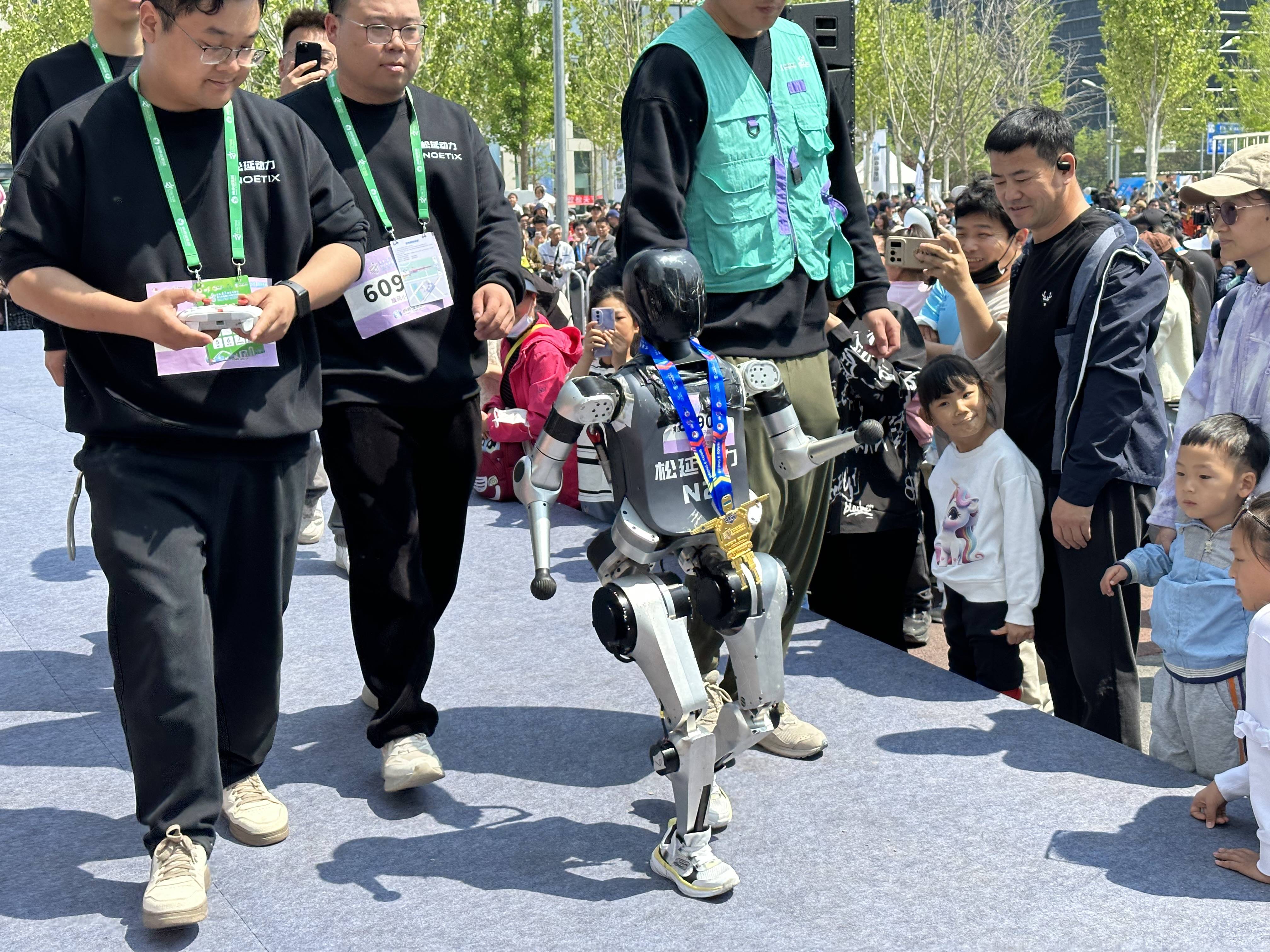 当机器人跑起马拉松：解码机器人产业投资的 “加速赛”