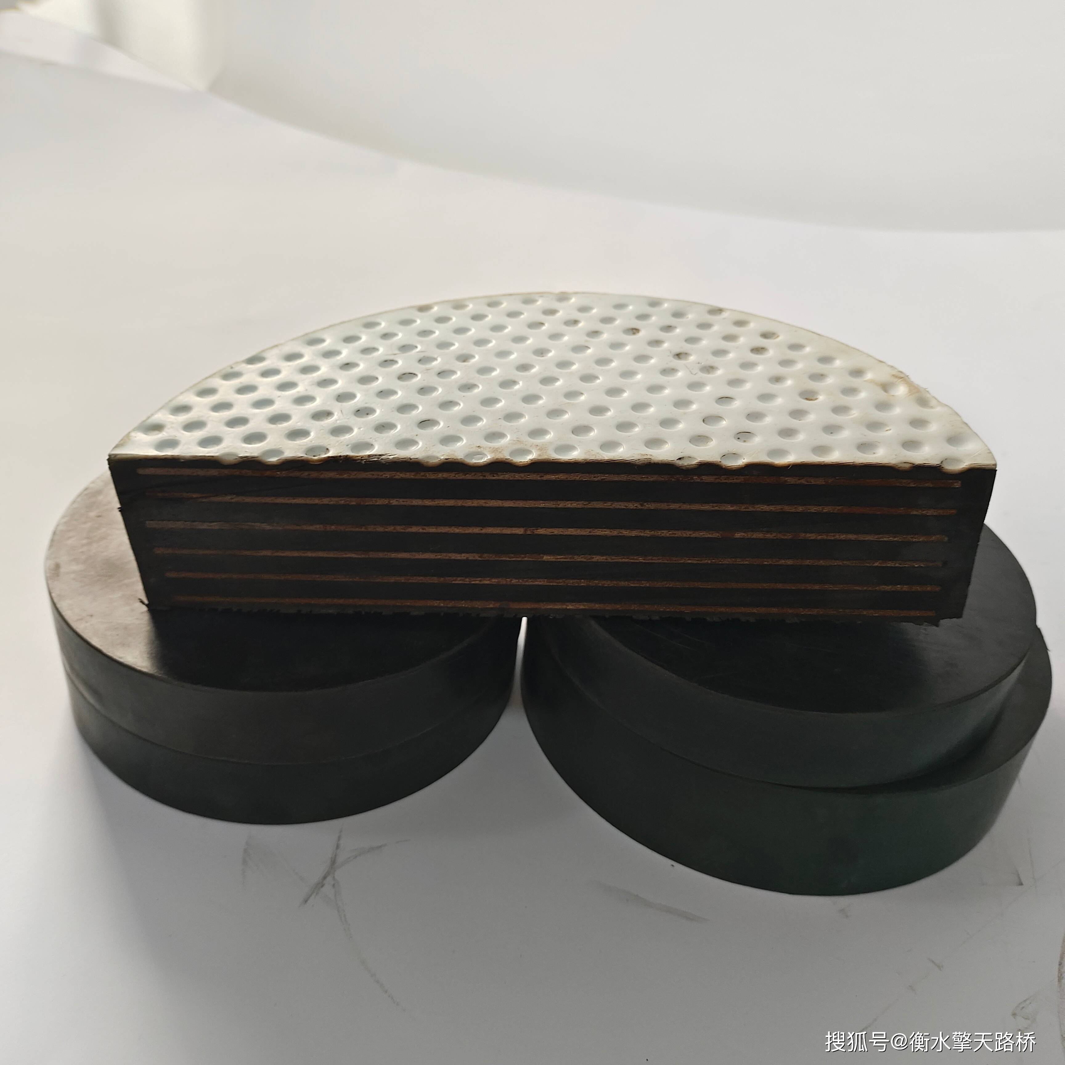 四川路桥获得实用新型专利授权：“一种用于桥梁结构的自平衡垫块及桥梁结构”