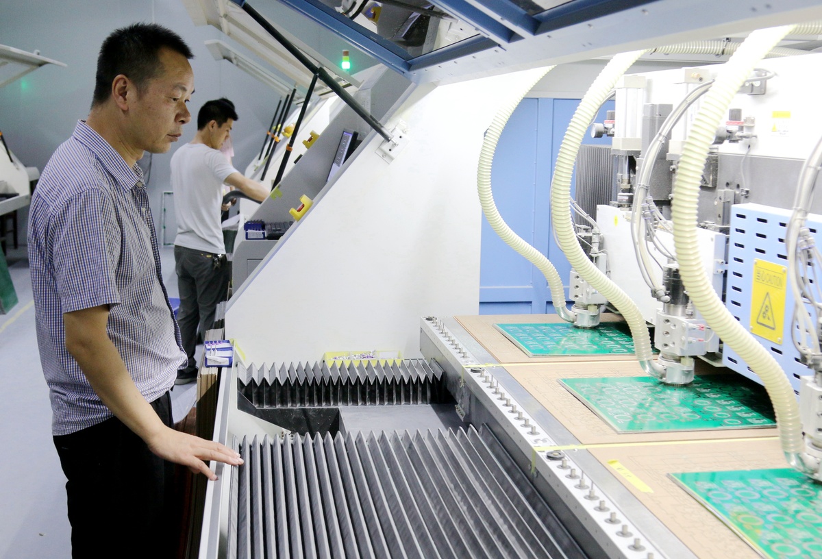 博杰股份：控股子公司博捷芯的划片机可以应用在半导体行业