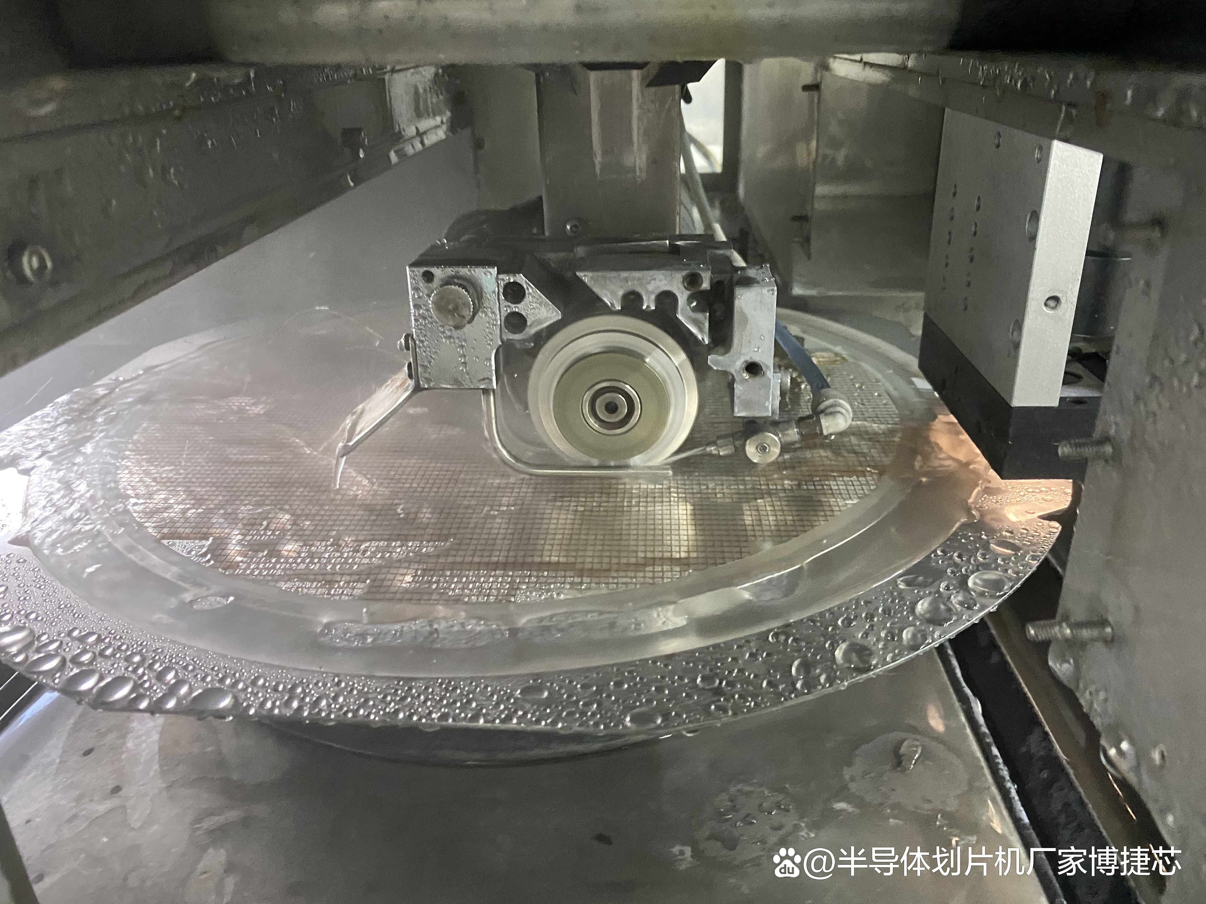 博杰股份：控股子公司博捷芯的划片机可以应用在半导体行业