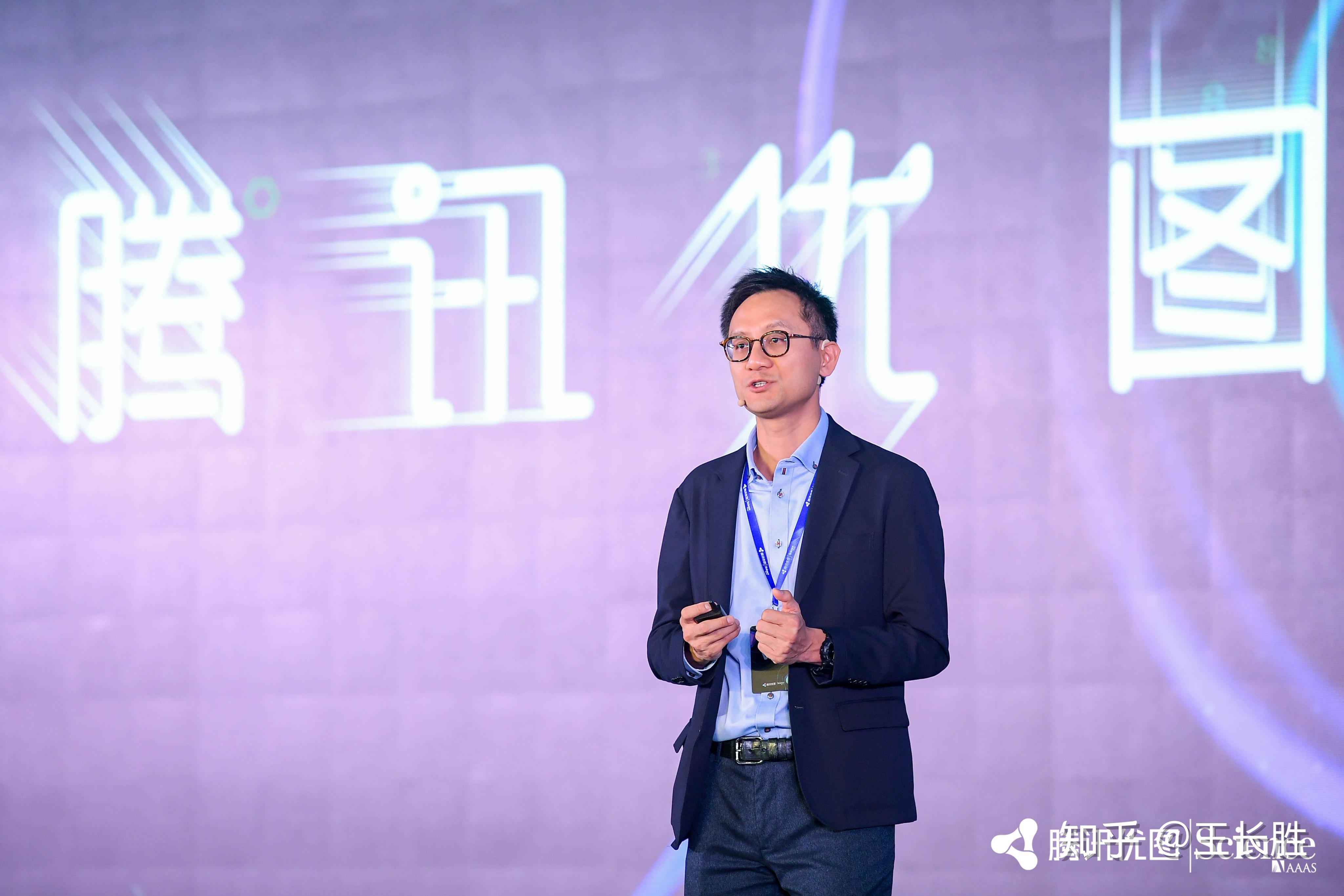 人工智能投资热度不减 知名基金经理持续加码