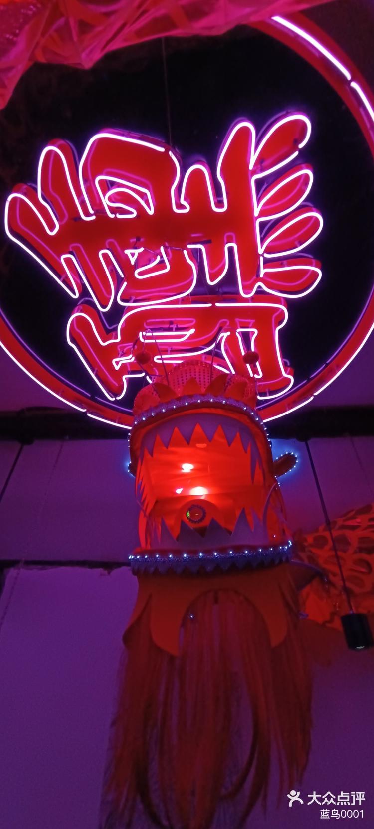 通讯丨机器人、民族舞与锣鼓声——巴黎香街进入“春节时间”