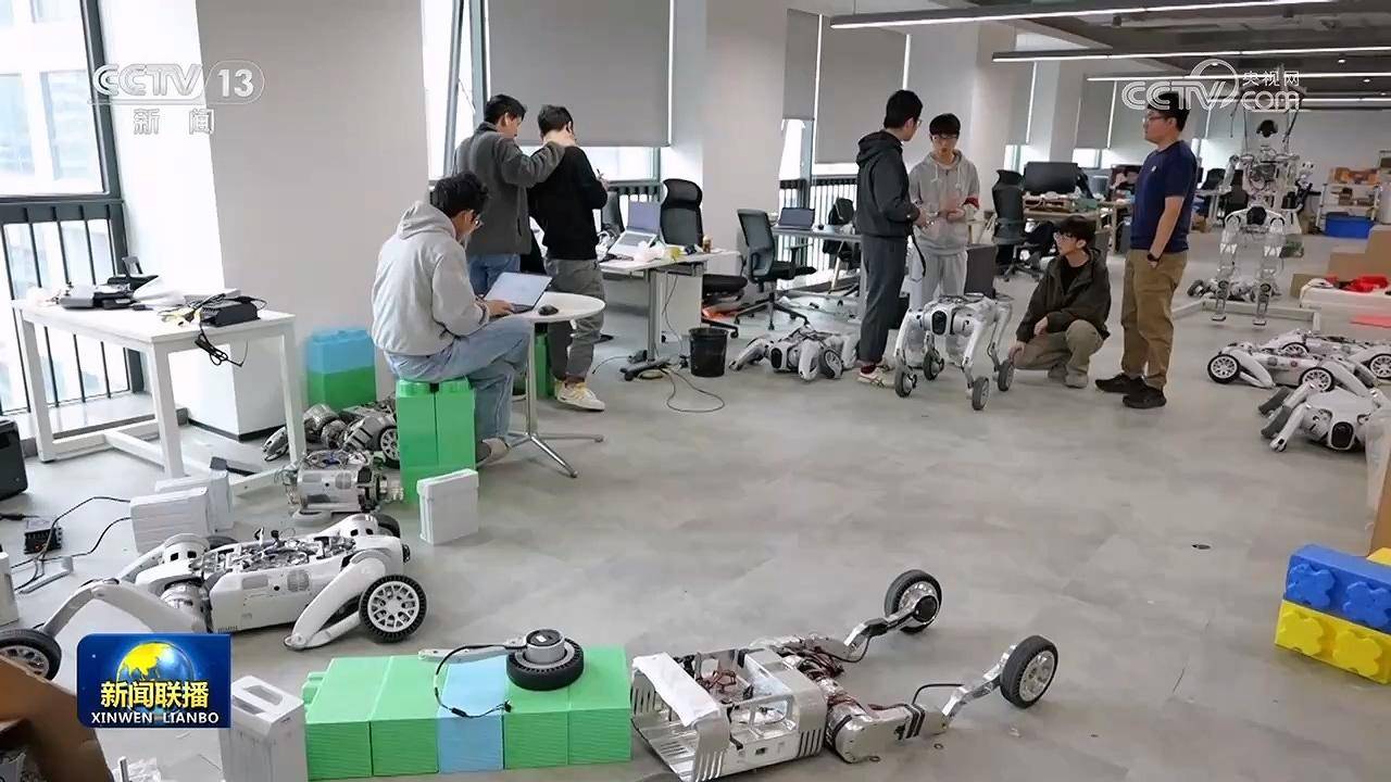 新春走基层｜进企业、进商场、进家庭——山东机器人应用一线见闻