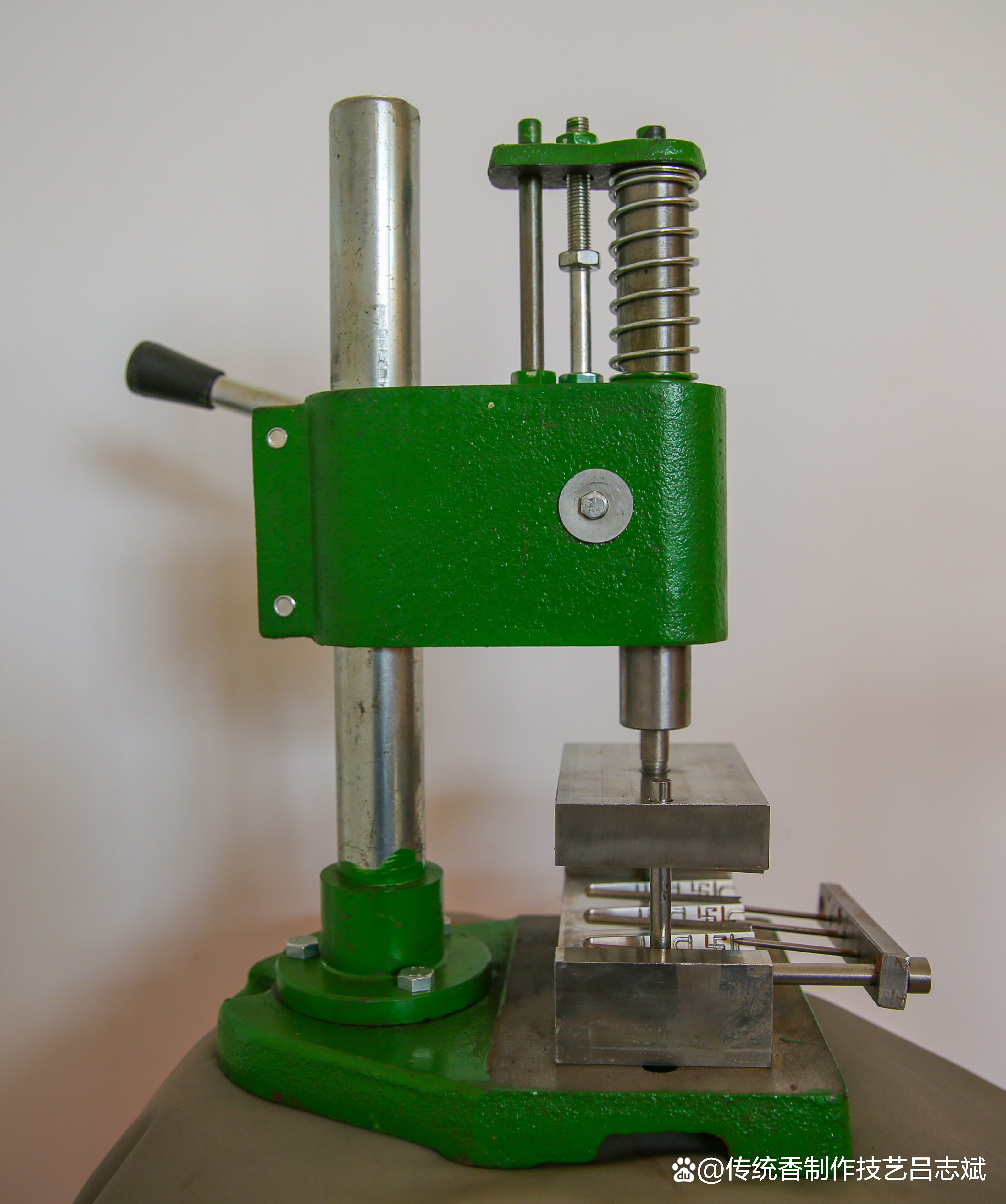 江丰电子获得发明专利授权：“一种氮化铝陶瓷加热盘及其制备方法与应用”