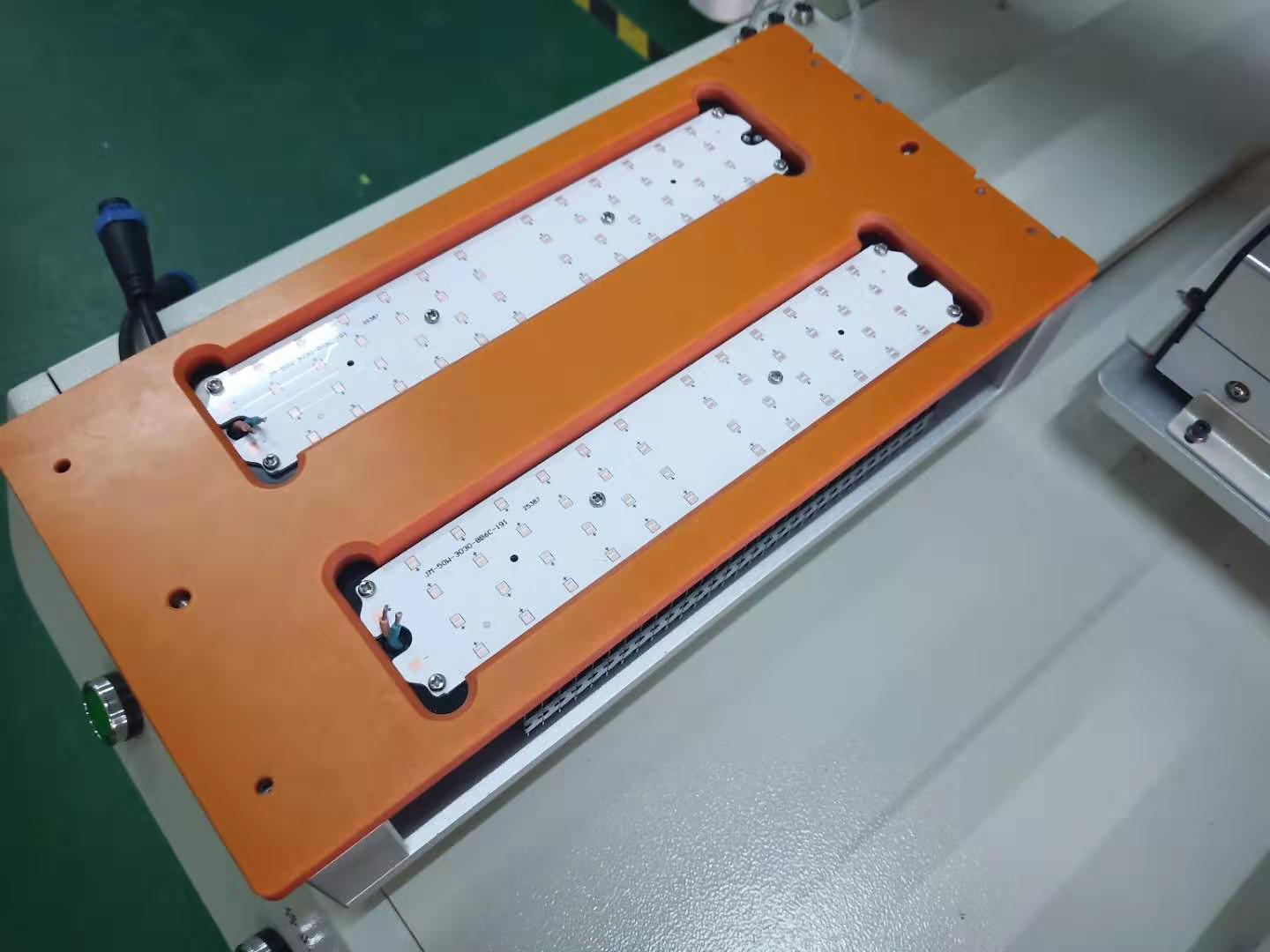 逸豪新材获得发明专利授权：“一种带清理功能的铝基板下料机器人”