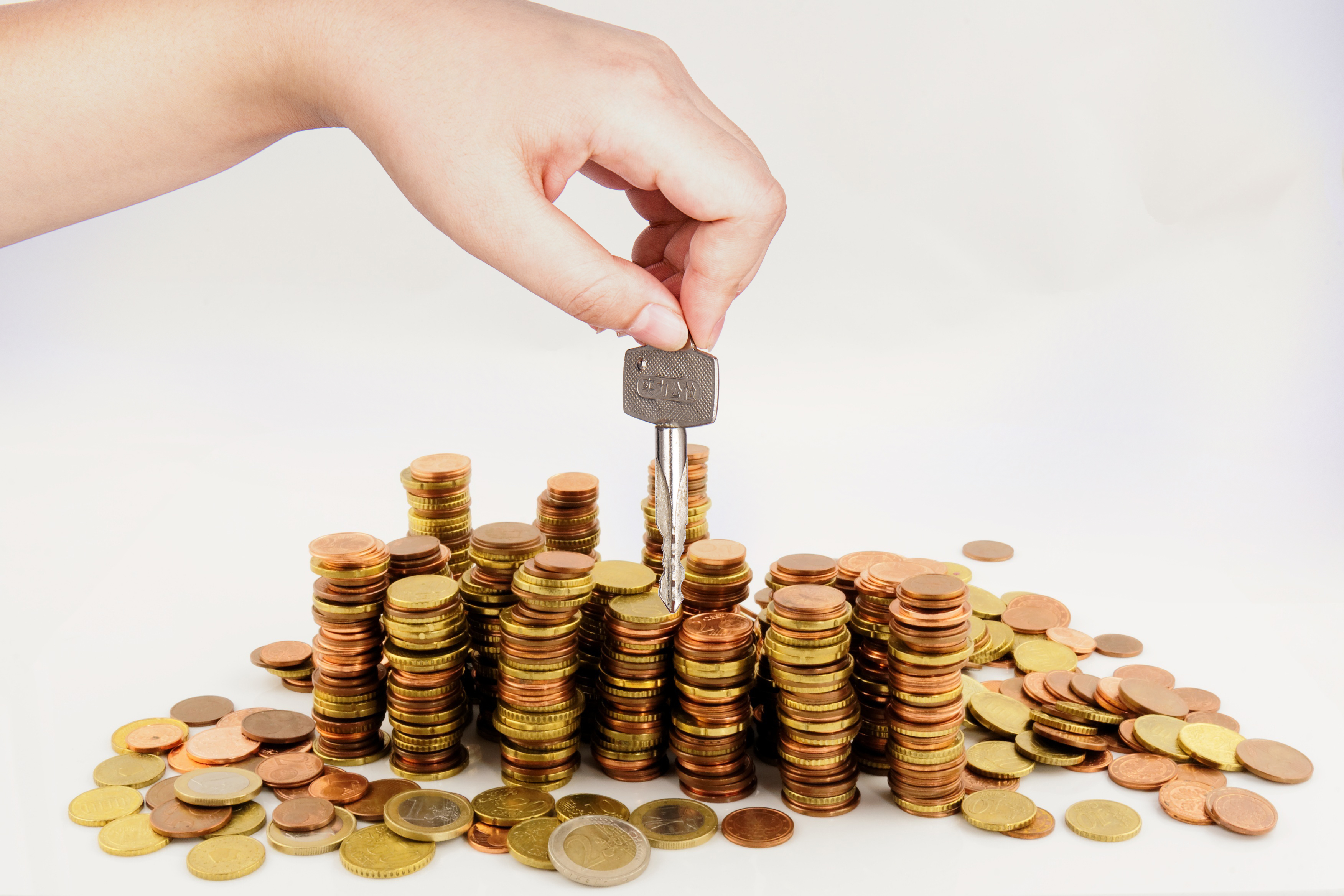 央行最新报告揭示降息仍待时机，存款“搬家”不等于流动性收缩 | 固收首席论市