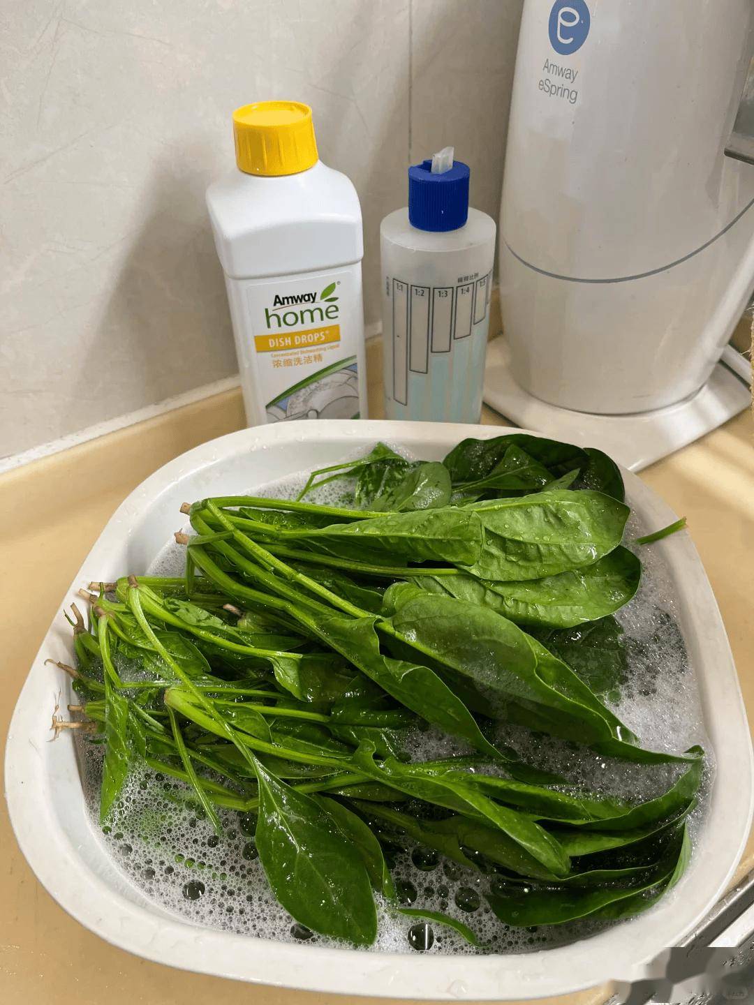 “淘米水”洗菜比清水更干净？